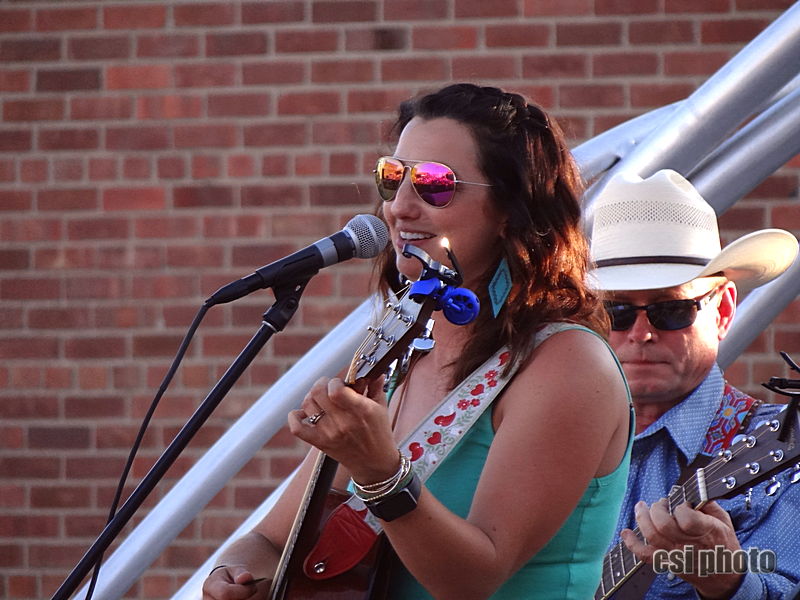 Jessie Veeder at Downtown Arts Market July 18 - CSi Photos
